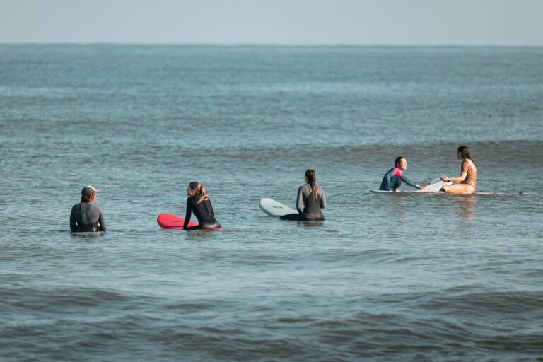 Cours de surf collectif à Hossegor par Surf Guides Hossegor