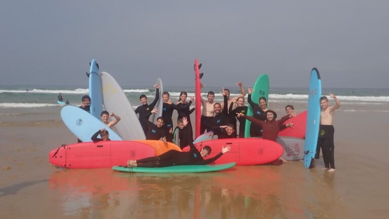 Cours de surf collectif à Hossegor par Surf Guides Hossegor